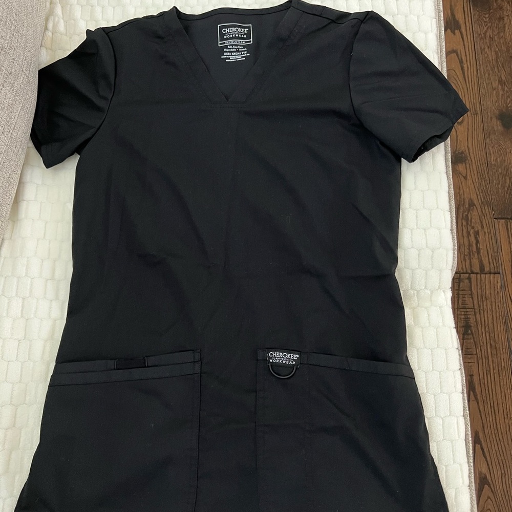 Bundle 3 Scrubs - image 5